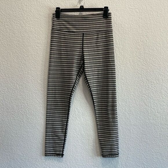 Zyia Active Black White Stripe Aztec Adrenaline 7/8 24" Leggings Size 6-8 - Picture 2 of 9